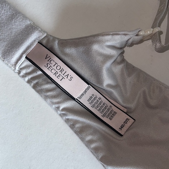 Victoria’s Secret White With Pink Lace Trim Body By Victoria Perfect Shape Bra - Picture 3 of 3